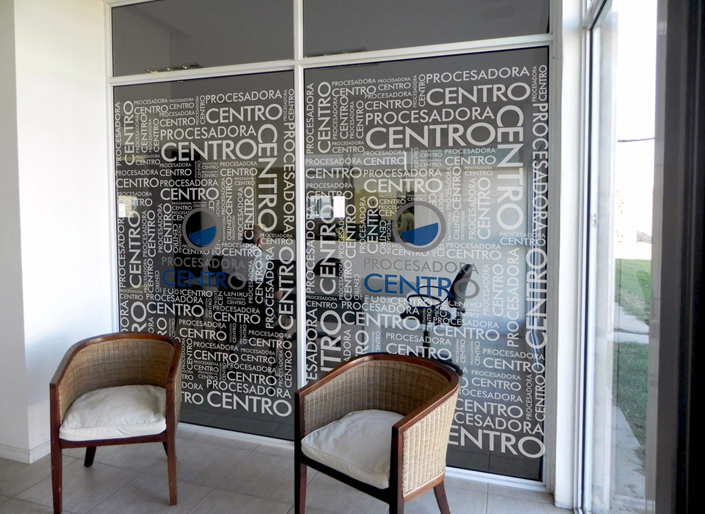 Decoración de interior, ambientes con vinilo en clínicas, viviendas, empresas, corporaciones, by María Salas Diseño e Interiorismo